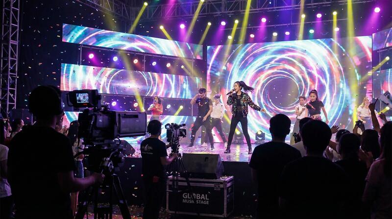 91MV拍摄视频：舞台灯光下的音乐梦想